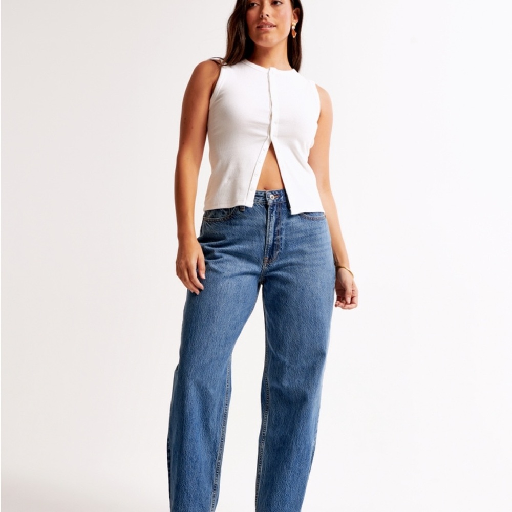 Abercrombie & Fitch Curve Love High Rise Tapered Loose Jean in Medium